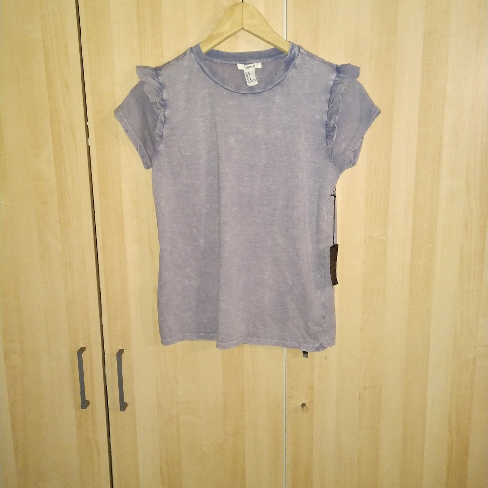 Shirt - Picture 4 of 4
